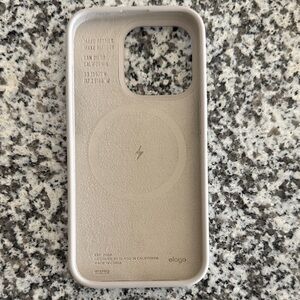 Elago iPhone 15Pro Silicone Case